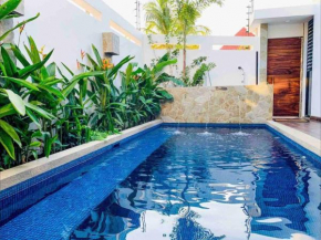 2 bedroom Pool Villa one block from the beach in La Punta